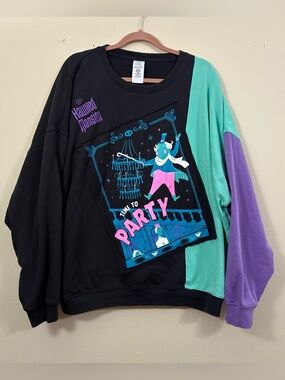 Disneys The Haunted Mansion Glow-in-the-Dark Pullover Sweatshirt women’s XL